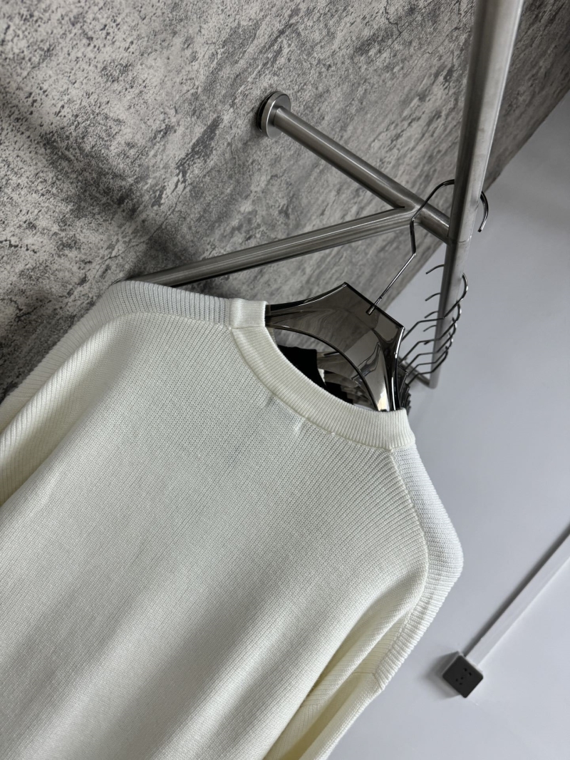 Bv*b*rry sweaters